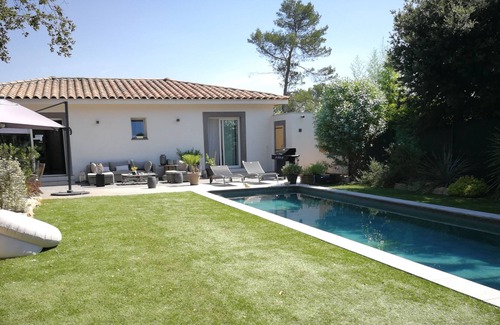 Saint-Maximin-la-Sainte-Baume House | small contemporary house full of charm