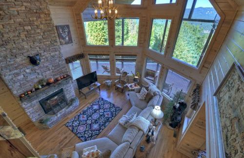 Mineral Bluff House | Fraggle Rock - Full Mountain View wGame Room