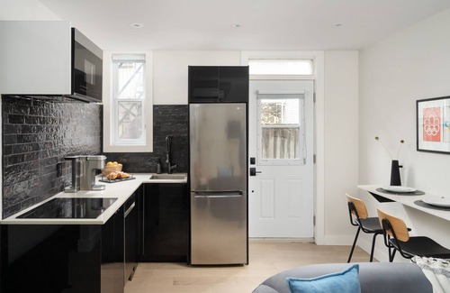 Plateau Mont Royal Apartment | François-Denis Apartments