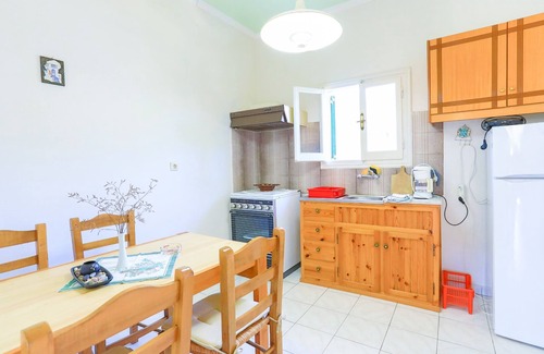 Agios Spyridon Corfu Apartment | Fran Apartment: Cozzy apartment with a shared pool, breakfast options and close to the beach