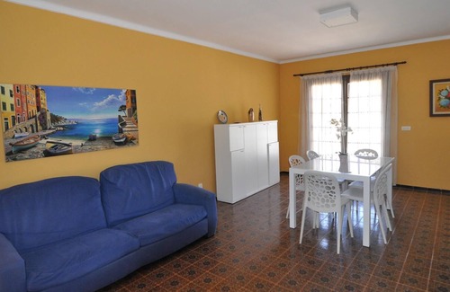 L'Escala Villa | FRANCIAC: HOUSE WITH COMMUNITY POOL + FREE WIFI