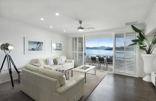 Hamilton Island Apartment | Frangipani Beachfront Lodge 202 on Hamilton Island by HamoRent