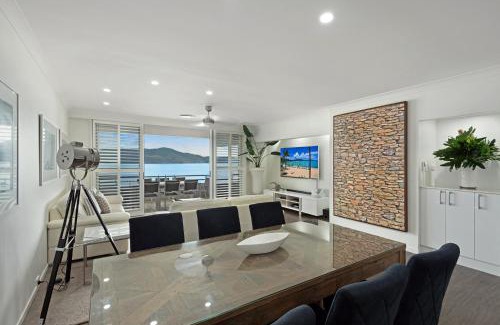 Hamilton Island Apartment | Frangipani Beachfront Lodge 202 on Hamilton Island by HamoRent