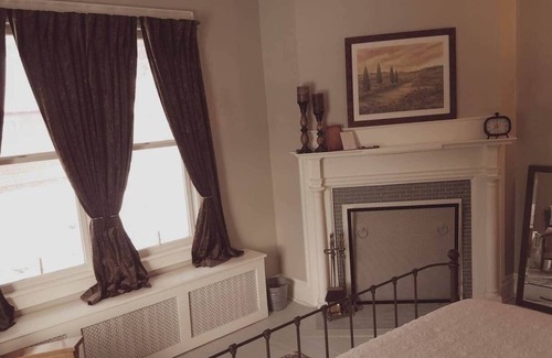 Saranac Lake Bed & Breakfast | Franklin Manor - King Suite Optional Adjoining