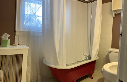 Saranac Lake Bed & Breakfast | Franklin Manor - King Suite with Private Porch