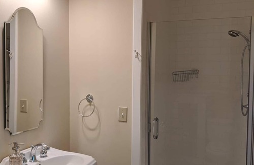 Saranac Lake Bed & Breakfast | Franklin Manor - Queen Suite