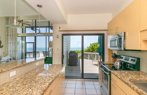 Holmes Beach House | Franks Beach House Beautiful 3 Bedroom Home With Spectacular Beach Views