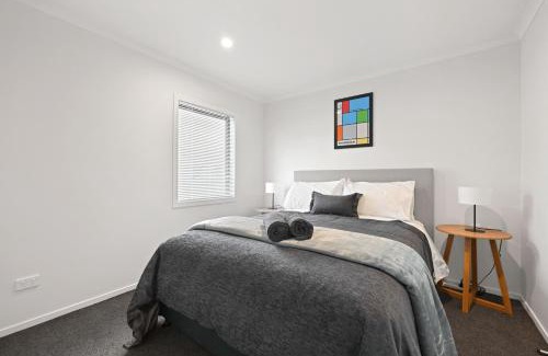 Frankton Apartment | Frankton Villa Retreat - Central!