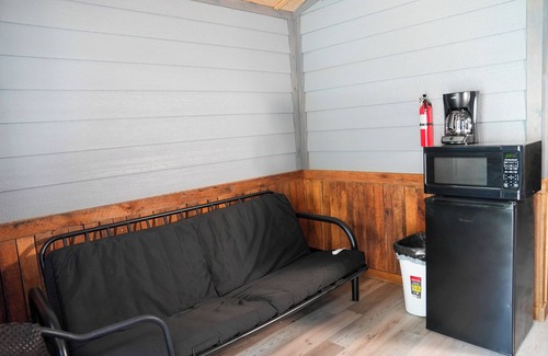 Sunrise Beach Cabin | Franky and Louie's Purple Cabin 4
