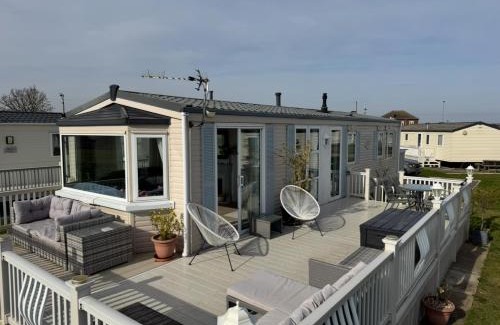 Anderby Creek Ski Chalet | Fraunie's Beach House Anderby Creek - Dog friendly
