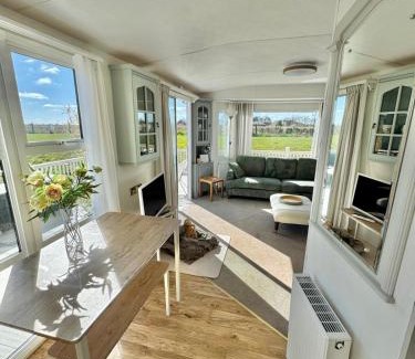 Anderby Creek Ski Chalet | Fraunie's Beach House Anderby Creek - Dog friendly