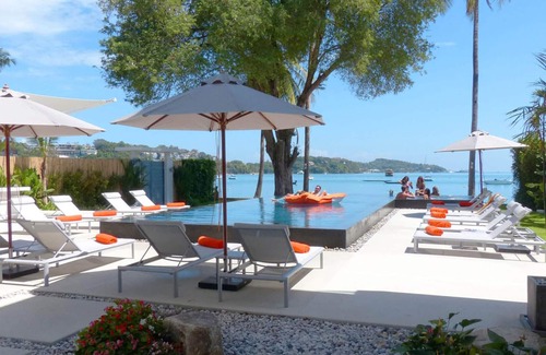 Wichit Villa | FREE $900 Daily Luxury Pack - 10-Bed Beachfront Villa - Private Pool, Spa & Gym