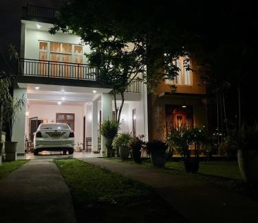 Nainamadama House | Free Airport Pickup and Modern Villa