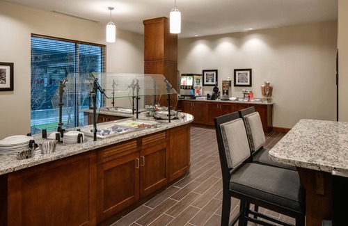 Historic East Village Condo | Free Breakfast Buffet. Indoor Pool & Hot Tub. Stay in Downtown Des Moines.