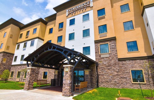Lafayette Condo | Free Breakfast Buffet. Pool. Only 5 Miles from Purdue University!