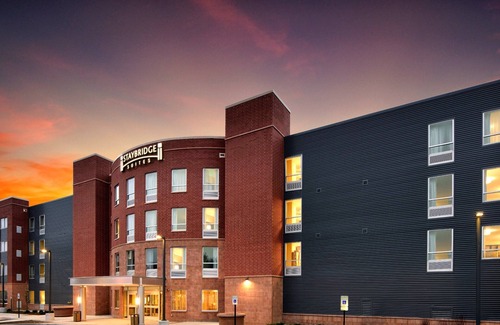Marquette Condo | Free Breakfast Buffet. Downtown Marquette. Close to Northern Michigan University! Your Next Trip!