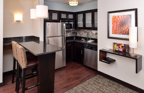 Sioux Falls Condo | Free Breakfast + Indoor Pool + Hot Tub | 10 Minutes from the Zoo