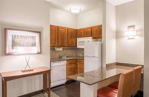 Independence Condo | Free Breakfast. Outdoor Pool. Your Next Vacation!
