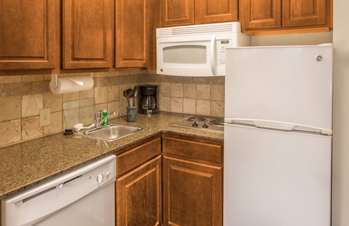 Independence Condo | Free Breakfast. Outdoor Pool. Your Next Vacation!