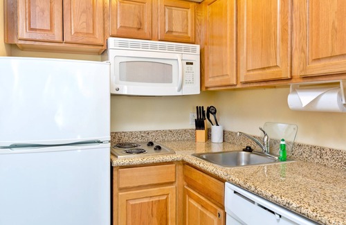 McAllen Apartment | Free Breakfast. Outdoor Pool & Hot Tub. Quick Drive to the University of Texas Rio Grande Valley!