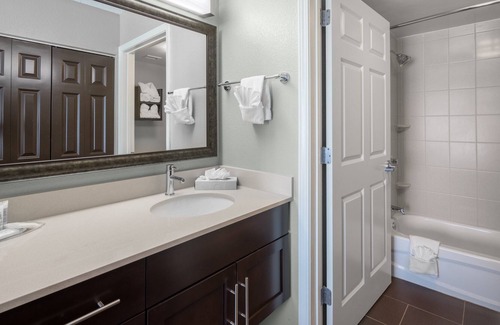 Christiana Condo | Free Breakfast. Pool. 10 Min Drive to the University of Delaware!