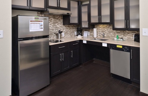 Rochester Apartment | Free Breakfast. Pool & Hot Tub. Close to Mayo Clinic! Great for Business Travelers!