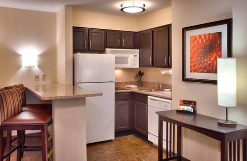 Peoria Condo | Free Breakfast. Pool & Hot Tub. Near St. Francis Medical Center!
