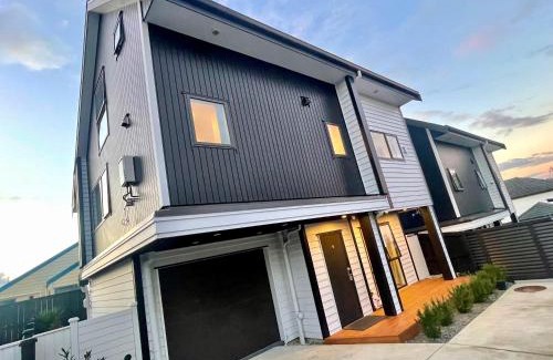 Auckland House | Free carpark, 4-bedroom house