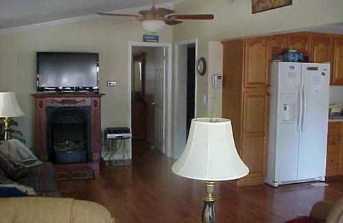 Garden City Villa | FREE GOLF CART, 3BR 2BA, SLEEPS SIX, ACROSS FROM OUTDOOR POOLS, GREAT LOCATION