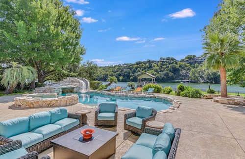 Lower Basin Lake Travis House | Free Night* I Above Watercolor ILakefront |Pickleball IPool Water Slide IDock