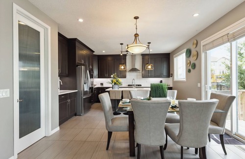 Chestermere House | Free Night/Lakefront/8min>Calgary/3 Kings/Fire Pit