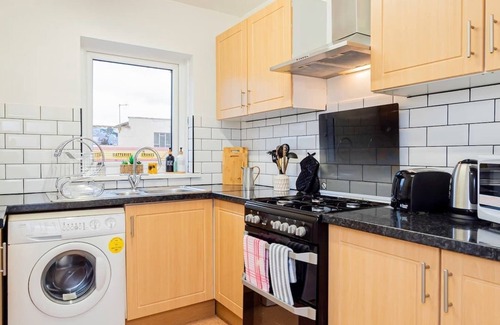 Oxford Apartment | Free Parking 1 Bedroom Flat | Sleeps 4 @ Abingdon