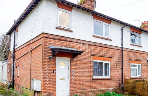 Oxford Apartment | Free Parking 1 Bedroom Flat | Sleeps 4 @ Abingdon