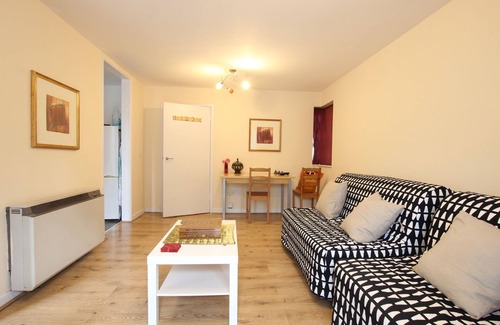 Hackney Apartment | Free Parking and Oxford Circus in 10 mins!