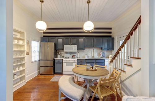 Beach Institute House | FREE PARKING at this historical home in the heart of downtown & outdoor patio.