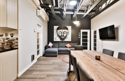 Quartier des Spectacles Apartment | FREE PARKING - Buddha Themed in the Heart of City - UNIQUE