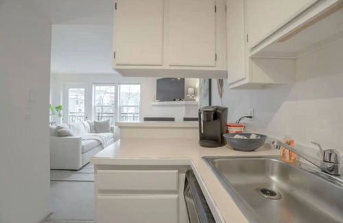 Lower Queen Anne Condo | Free Parking | City Views | Walk Score: 96