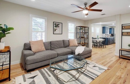 East MLK House | Free Parking, East Austin, 2 br | Bungalow