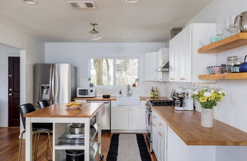 MLK House | Free Parking, East Austin, Cowboy Pool | Leslie