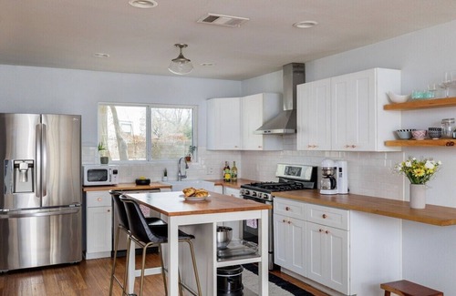 MLK House | Free Parking, East Austin, Cowboy Pool | Leslie