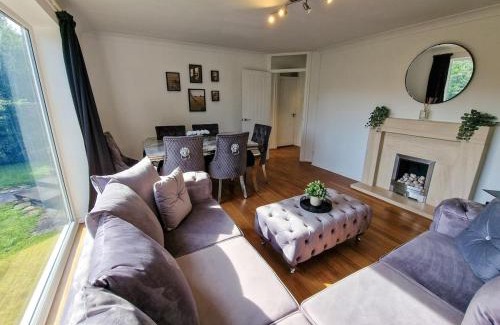 Gatley House | Free Parking Home In Gatley by City SuperHost