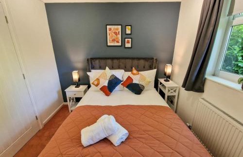 Gatley House | Free Parking Home In Gatley by City SuperHost