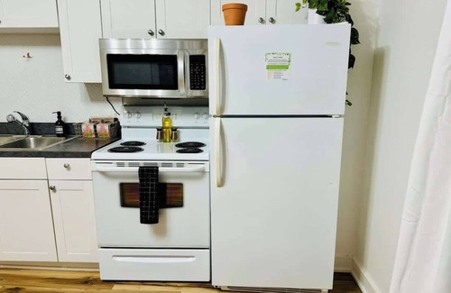 Italian Village House | Free Parking - King Bed - Short North - Convention