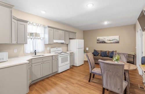 Utica Apartment | Free Parking, Laundry, Wi-Fi, 6 Min WYNN Hosp/Nexus Center, Downtown Utica NY2