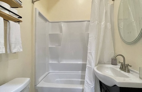 Pawtucket Apartment | FREE PARKING NEW LOFT! 3Bedroom Near I95 Fast Internet