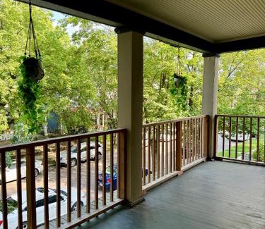 Victorian Village House | Free Parking - Prime Location - Downtown
