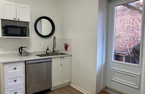 Hochelaga Apartment | Free Parking, Private Terrace, Tea Lounge, Harry Potter