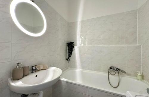 Jozsefvaros Apartment | FREE PARKING - Stargate Budapest