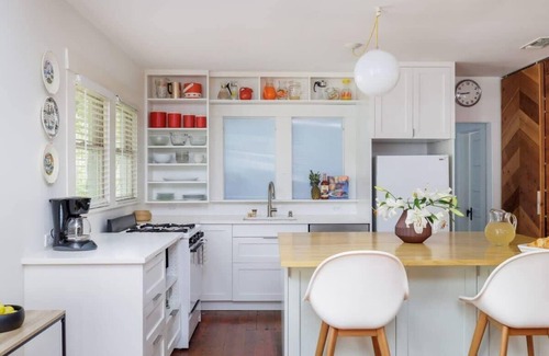 Hyde Park House | Free Parking, Walk to Food | Pastel - Portoro