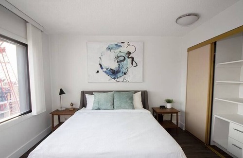 Downtown Winnipeg Apartment | Free Parking & Wi-Fi! Downtown Studio Suite